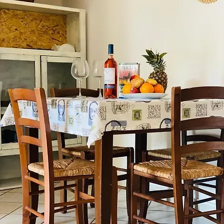 Trilocale A Alimini Ferienhaus